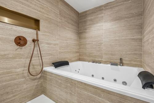 Lavie Maison - AC and Hot Tub near Sentier