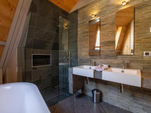 Chalet raffiné, emplacement central - 12 pers.