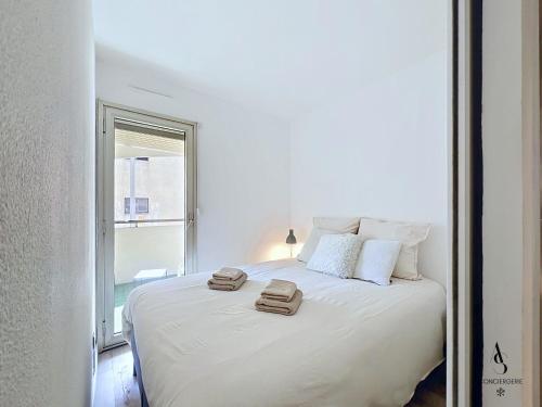 Le City 1BR 500m Palais AC