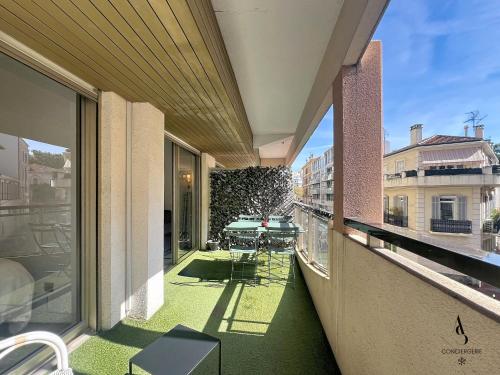 Le City 1BR 500m Palais AC