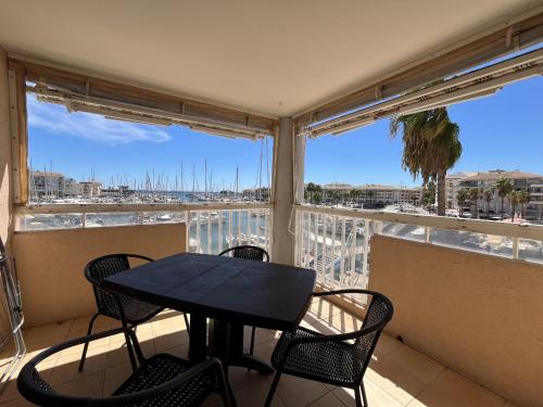 Port attache T2, 50 m2, magnifique vue port