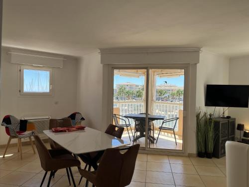 Port attache T2, 50 m2, magnifique vue port