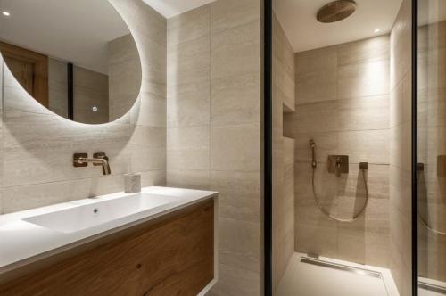 Leissieres White Residence