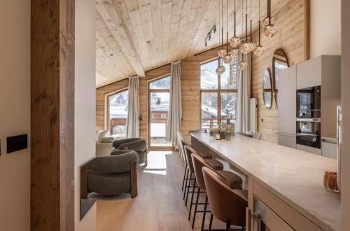 Leissieres White Residence