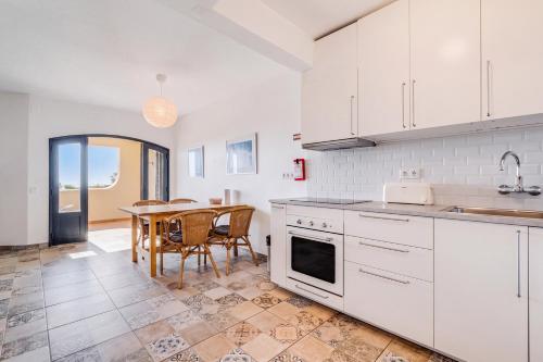 Downtown Carvoeiro 1BDR Apart W view by LovelyStay