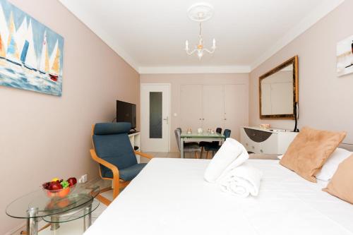 Upstays Cosy 1 Bedroom with terrace and AC
