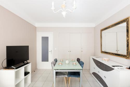 Upstays Cosy 1 Bedroom with terrace and AC