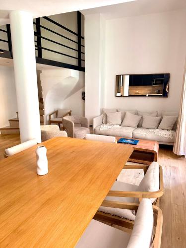Gold square of Nice great duplex renovated AC
