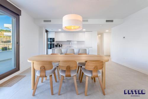 Casa Azahar Luxury 3 Bedroom Apartment with Pool and Gym in Estepona
