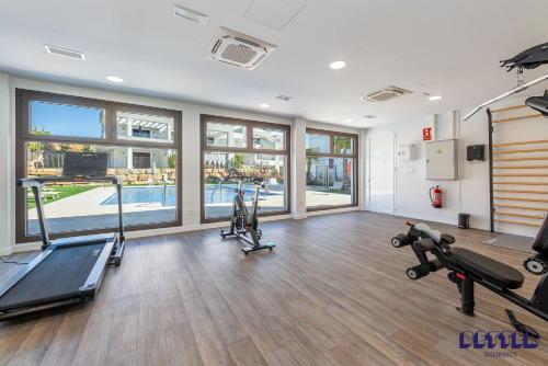 Casa Azahar Luxury 3 Bedroom Apartment with Pool and Gym in Estepona