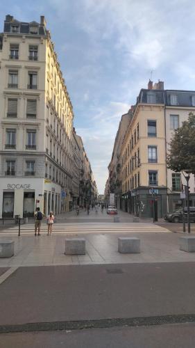 Lyon Bellecour 8 rue Victor Hugo beautiful view of Fourvière