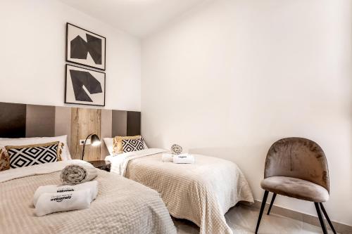 Apartment Royal II with Rooftop Pool -by Welcomely