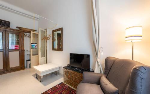 2 bathrooms-2 indipendents rooms-Isola10 min Duomo