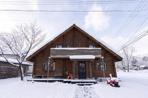 Snow Log Hakuba