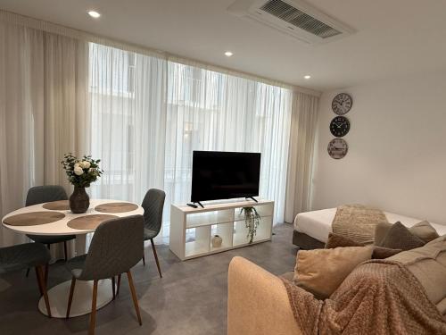 White Garden View 204