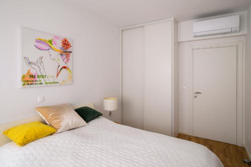 Brand new Luxury apartment G & L One