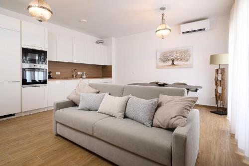 Brand new Luxury apartment G & L One
