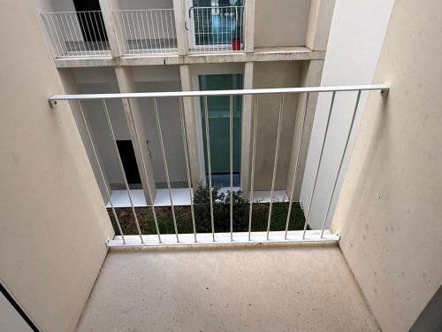 White Garden View 205