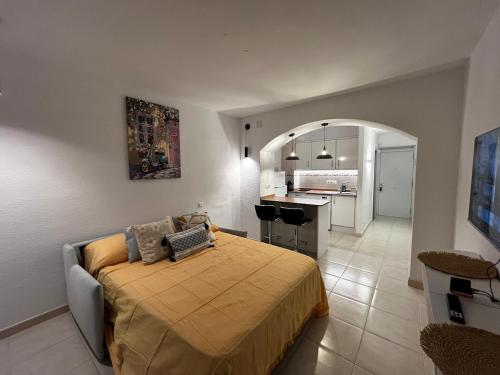 Apartamento equipado con vistas en Roses
