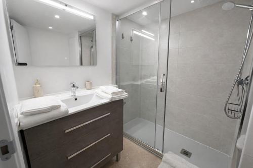 Apartamento equipado con vistas en Roses