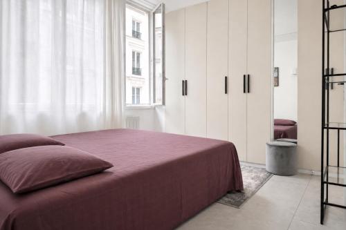 Central architect air-conditioned 1BR with Terrace