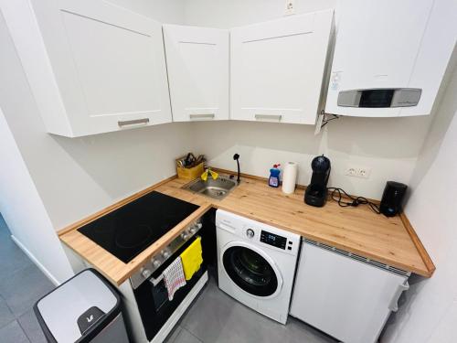 Stylish Central Long-Term Apartment