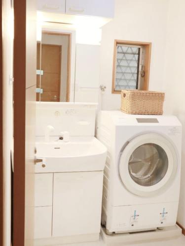 Direct train access to Namba! cozeyretreat 天下茶屋 天下茶屋駅徒歩4分 2階建て一棟貸し 5寝室 最大13名