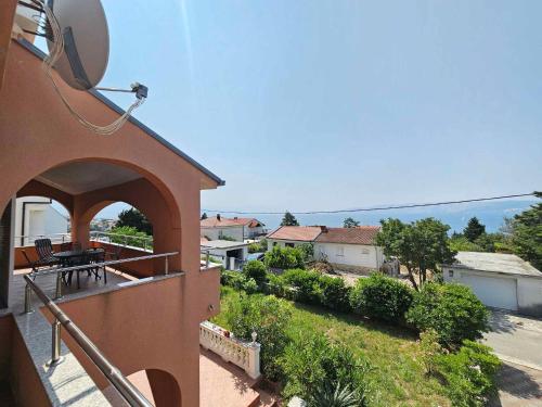 House and Apts. in Novi Vinodolski 27322