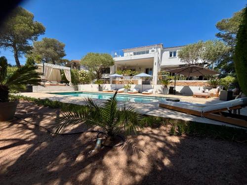 Villa "LES ALIZES" Etage côté PISCINE - APERCU MER