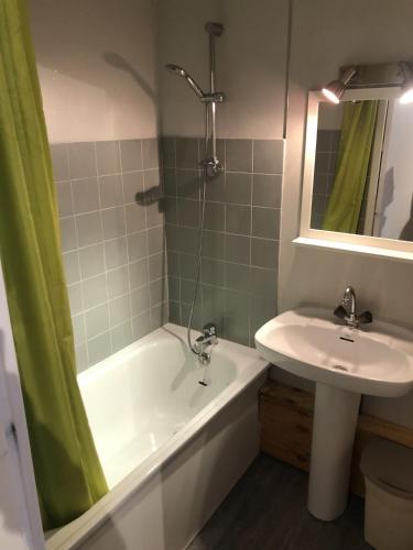 Résidence Cimes De Caron - Studio pour 4 Personnes MAE-7974