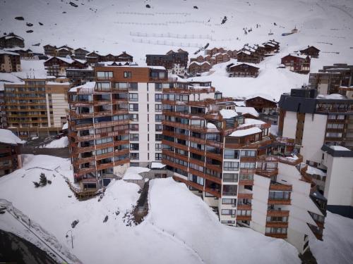 Résidence Trois Vallees - VAL THORENS - AGREABLE STUDIO CABINE 4 PERSONNES EXPOSE EST PROCHE TOUT COMMERCE MAE-1014