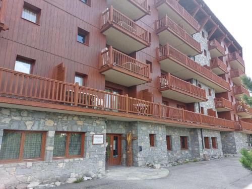 Résidence Roselend - Charmant appartement de 3 pièces situé dans une résidence au village du Chantel, proche des pistes et avec piscine. MAE-2474