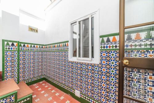 Home2Book Seville House with Private Rooftop