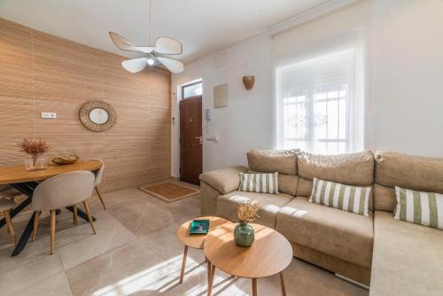 Home2Book Seville House with Private Rooftop