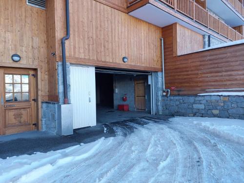 Résidence L'iseran - Charmant appartement de 3 pièces dans une résidence proche des pistes dans le quartier du Chantel. MAE-5324