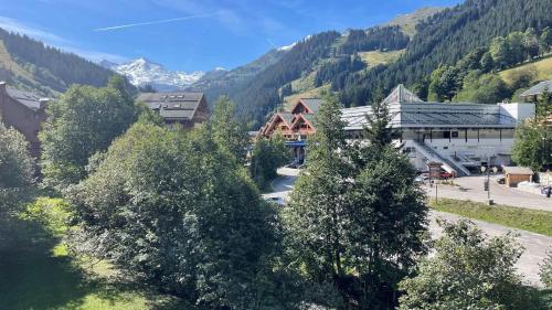 Résidence Les Brimbelles - Appartement 2 pièces pour 4 personnes situé dans le centre de Méribel proche des commerces et des pistes de ski MAE-1684