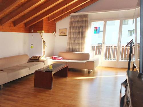 Apartment Dorfstrasse 53a - 2 Appartement-Fewo 6-Bettwohnung by Interhome