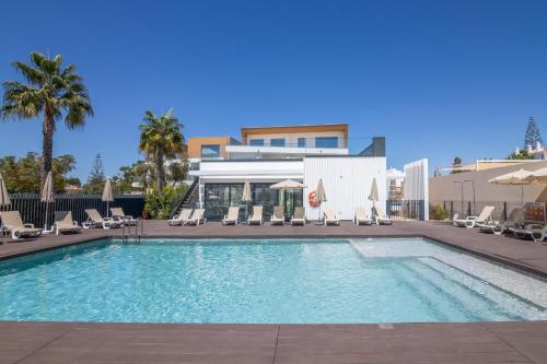 Luxury 2br With Terrace 5-min Walk