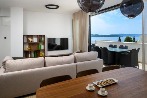 Brand new Lux apartment G & L with hot tub