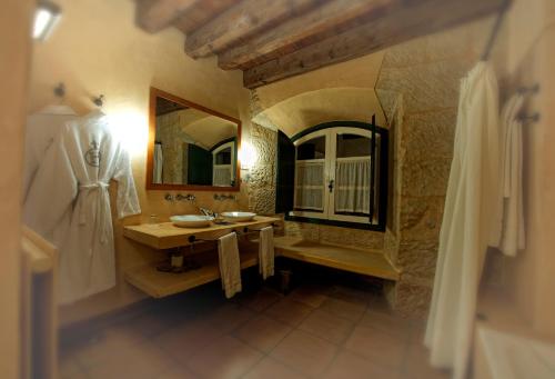 Koupelna v ubytování Hacienda Zorita Wine Hotel & Spa