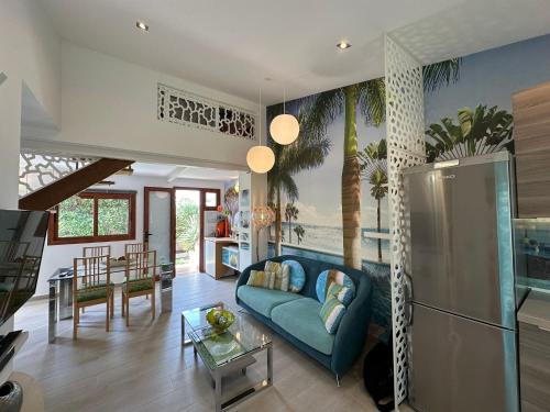 Parrot Cage - the Gay Villa