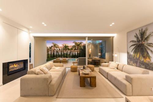 New Sea View Villa Heated Pool Rooftop Jacuzzi