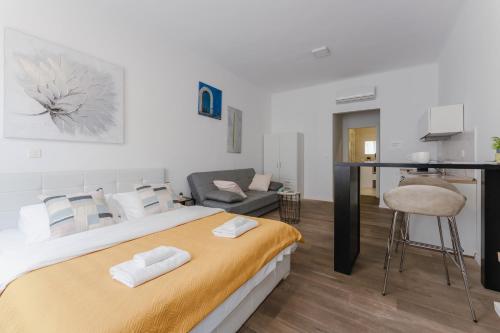 Main Square Apartments
