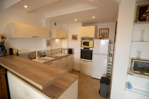Panoramic apartment 5 min from Palais