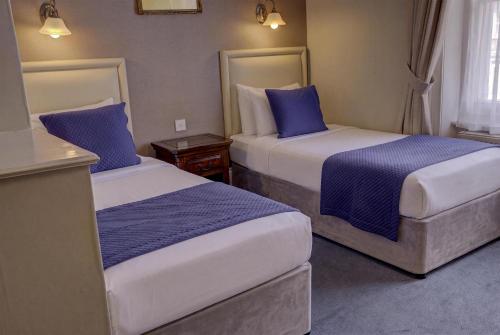 Standard Twin Room - Non-Smoking