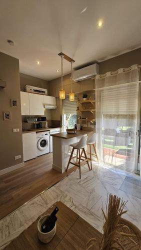 Bright studio apartment with terrace in Cannes