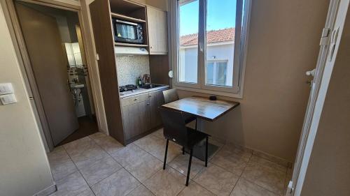 Lithos Apartment