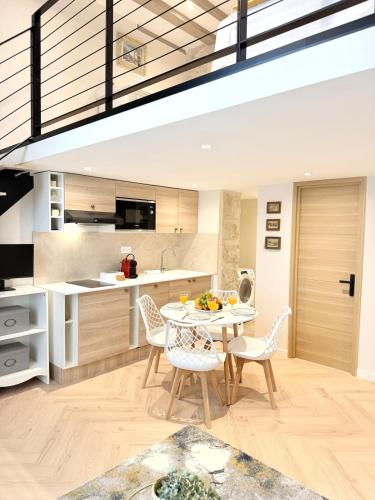 Belle Époque Duplex - Charm & Modernity AC & Wi-Fi