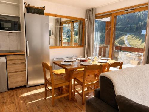 Appartement spacieux 4 chambres à Méribel, vue sur pistes - FR-1-355-283