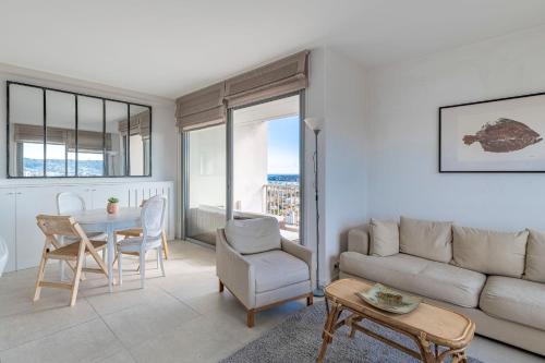 Apartment with pool - sea view